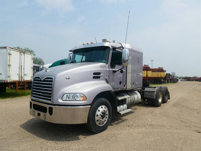 Semi Trucks for Sale on Craigslist -2011 mack cxu613