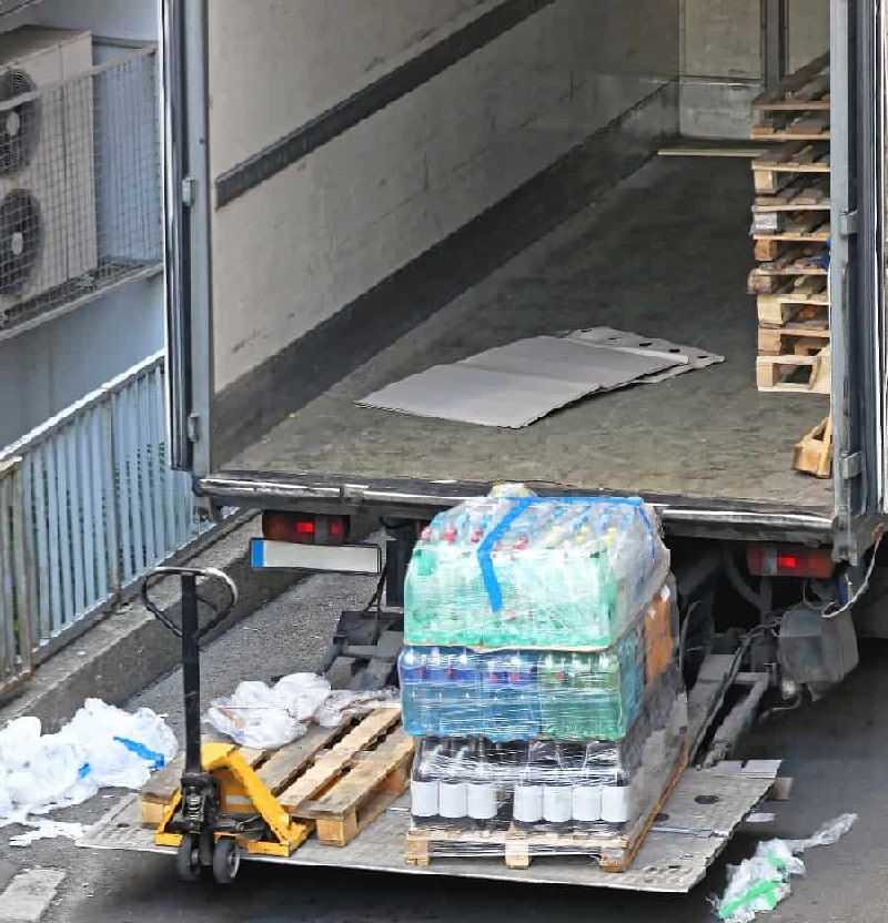 Trucks for Rent with Lift Gate Guide (Cost and Tips) Trucks Brands