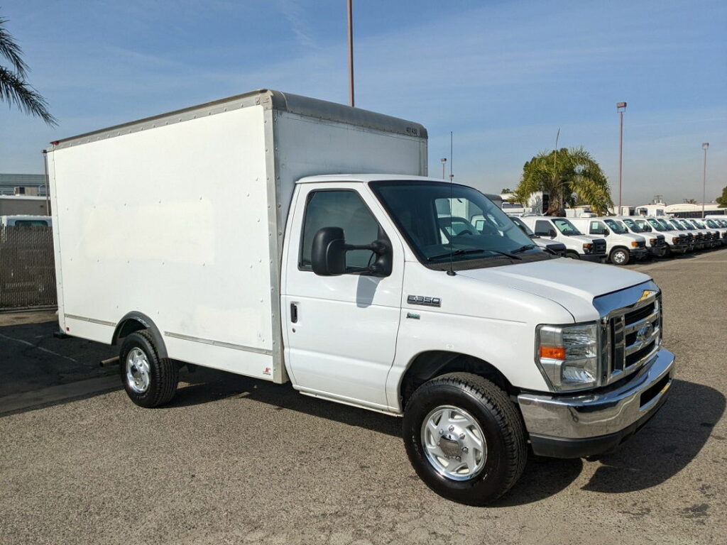 Box Truck Dealers, How to Get Lease? Trucks Brands
