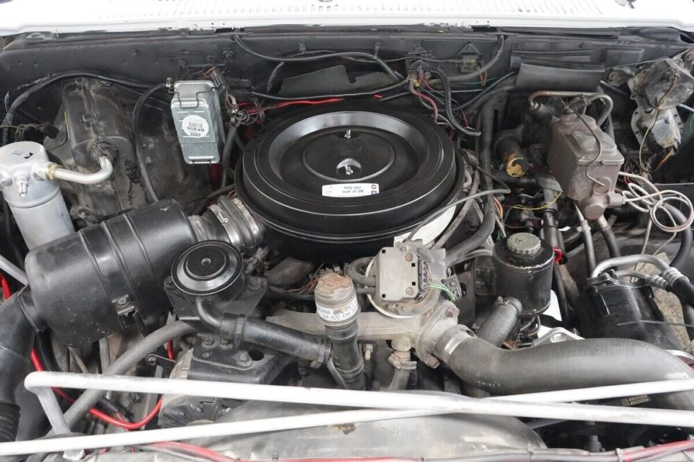 Chevrolet K10 4x4 Pickup Trucks engine