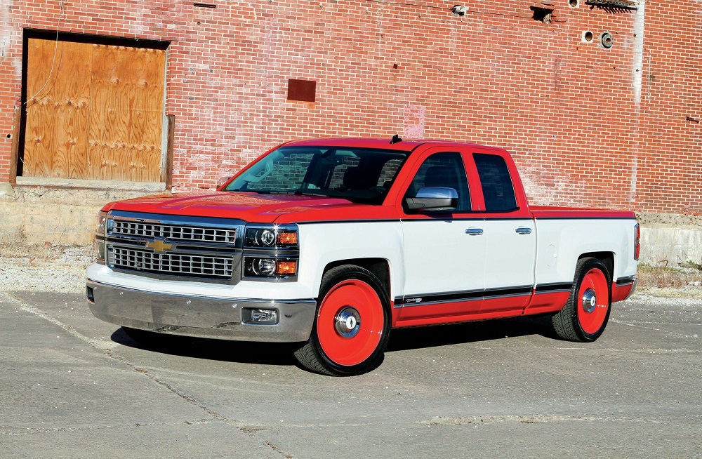 New Chevy trucks with old style paint - Retro themed 2014 Chevy Silverado
