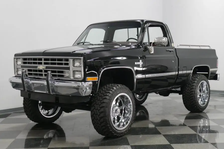 Restored Chevy 4x4 trucks for sale - 1987 Chevrolet K10 Silverado Restomod Tuning