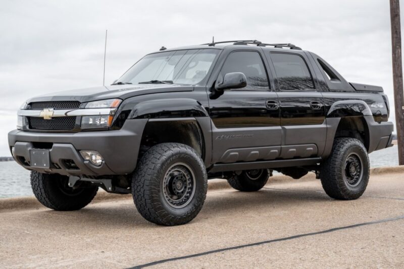 Top model of Used Chevrolet 4x4 Pickup Trucks For Sale - Avalance