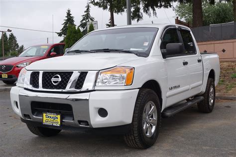 2013 Nissan Titan SV