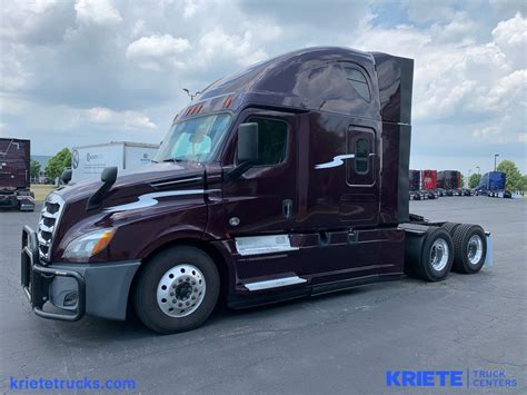 2020 Freightliner Cascadia 126
