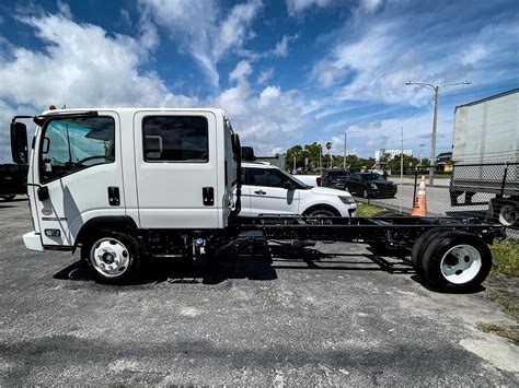 2022 Isuzu NPR HD
