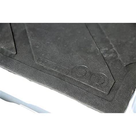 Dee Zee 2021 Heavy-Duty Rubber Bed Mat