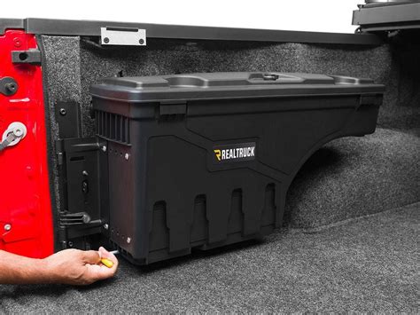 UnderCover 2022 Swing Case Tool Box