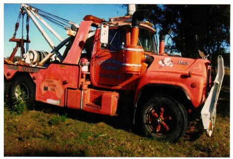 1976 Mack R Model Wrecker
