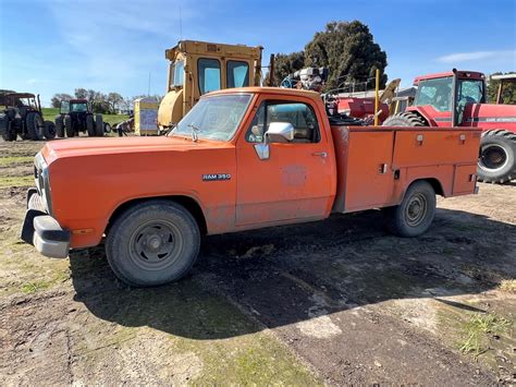 1990 Dodge Ram 350 Wrecker