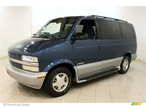 2000 Chevrolet Astro Van 4x4 Adventure Edition