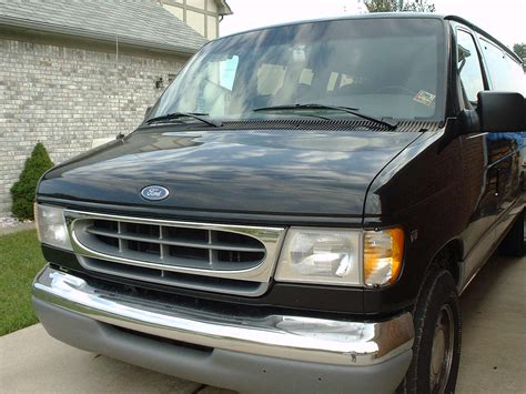 2003 Ford Chateau Club Wagon
