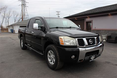 2004 Nissan Titan LE