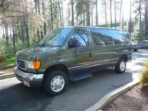 2005 Ford Chateau Club Wagon