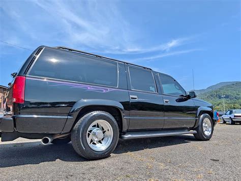 2005 GMC Suburban 2500 454